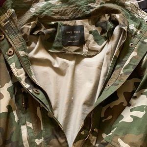 Camo Zip Up Jacket 🖤💚